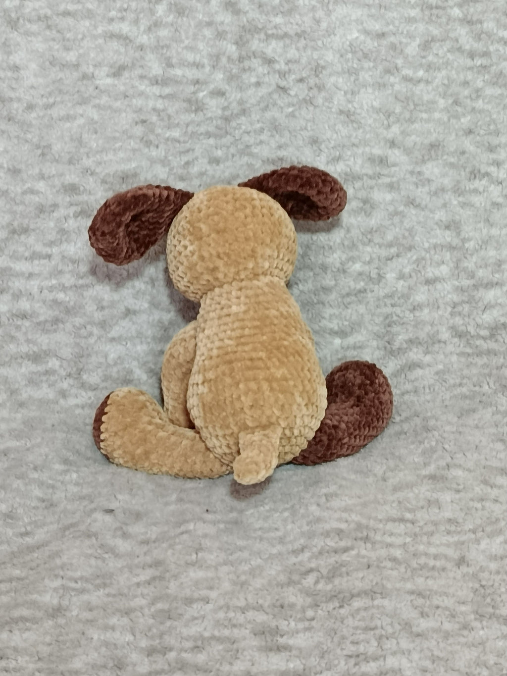 Orion – Petit chien fidèle _ beige et marron