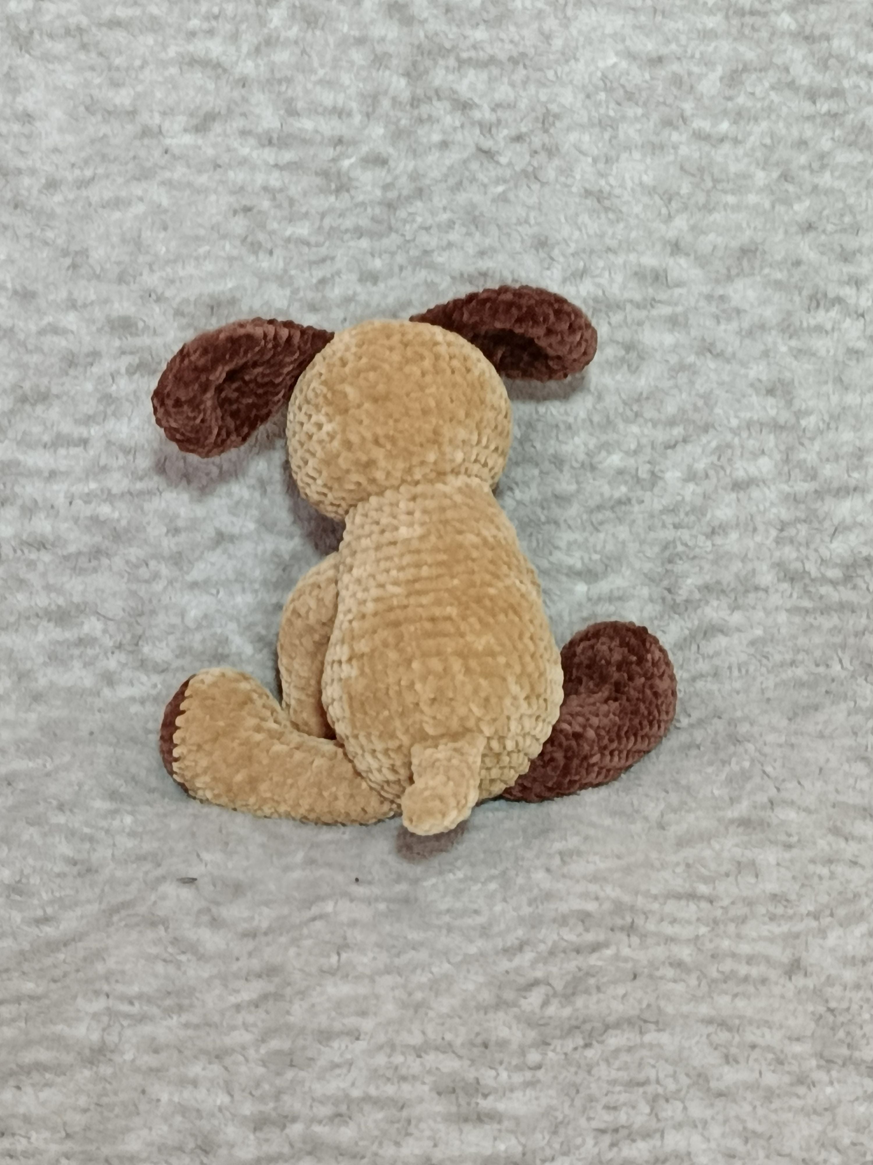 Orion – Petit chien fidèle (modèle unique prêt à adopter)