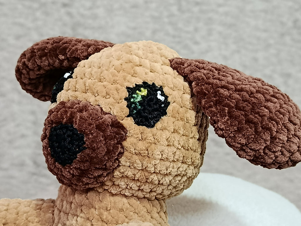 Orion – Petit chien fidèle _ beige et marron
