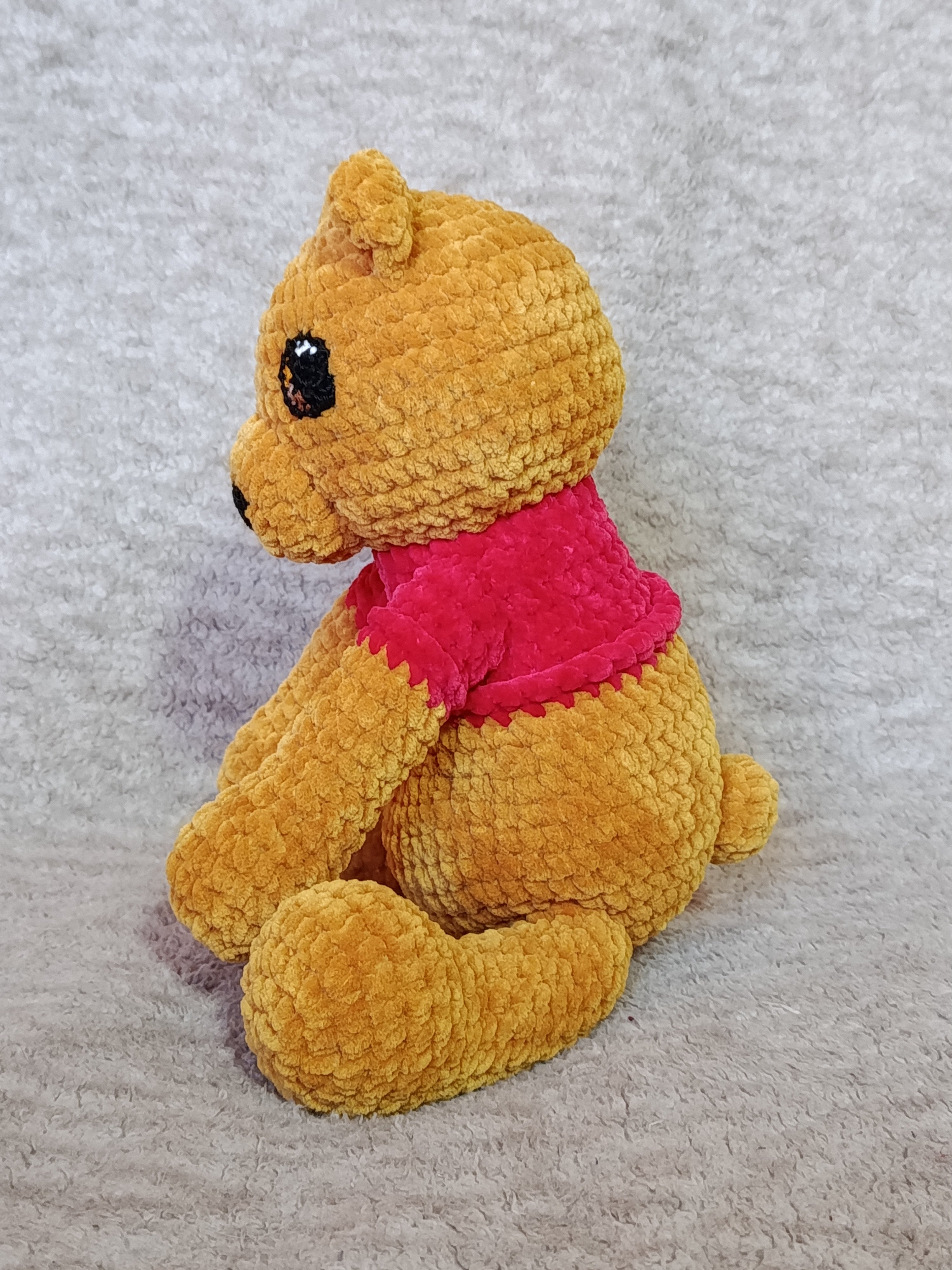 Lune – Ourson câlin (inspiration Winnie l’Ourson) – Modèle unique prêt à adopter