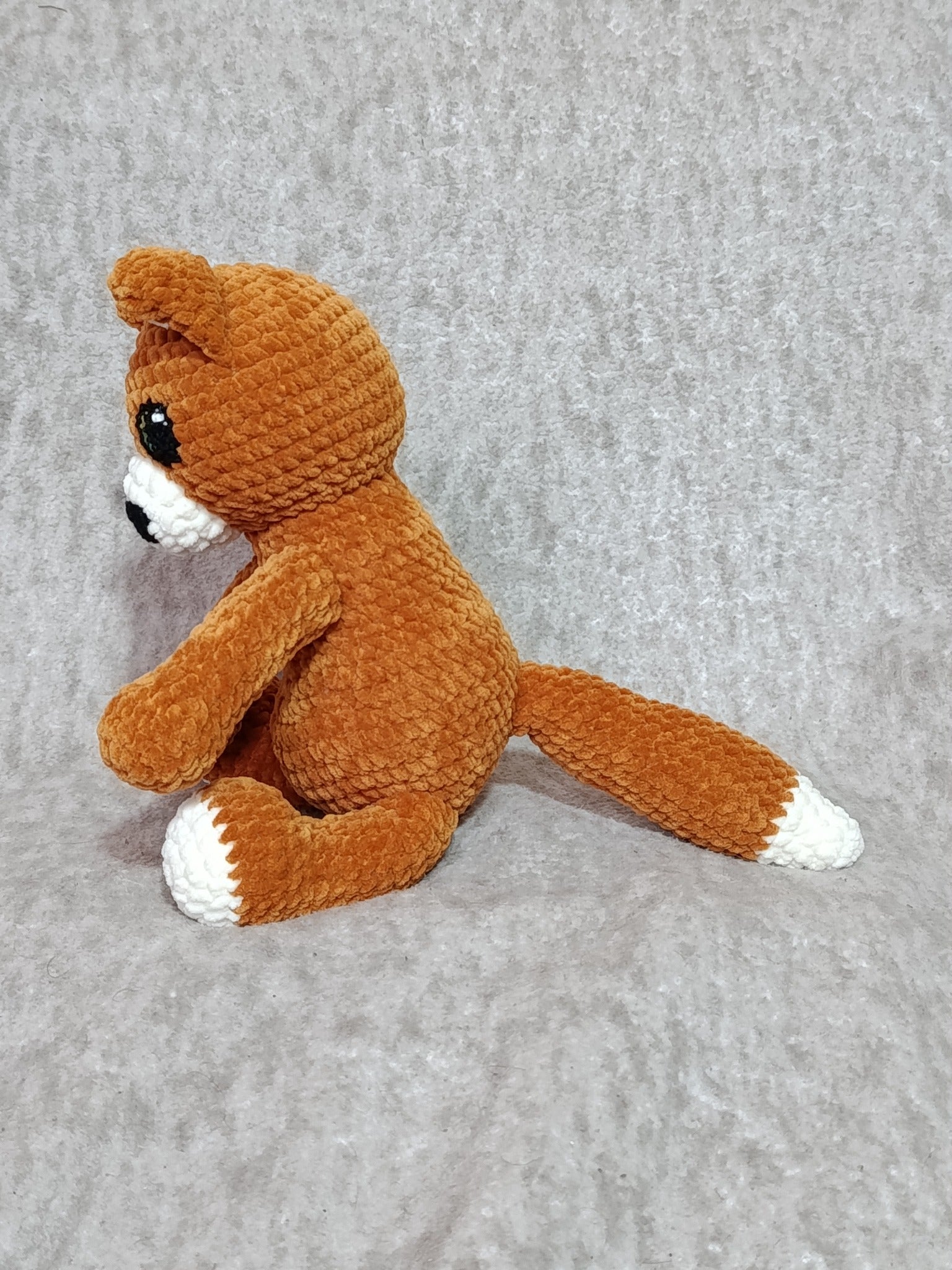 Hélios – Renard coquin rouille & crème (modèle unique prêt à adopter)