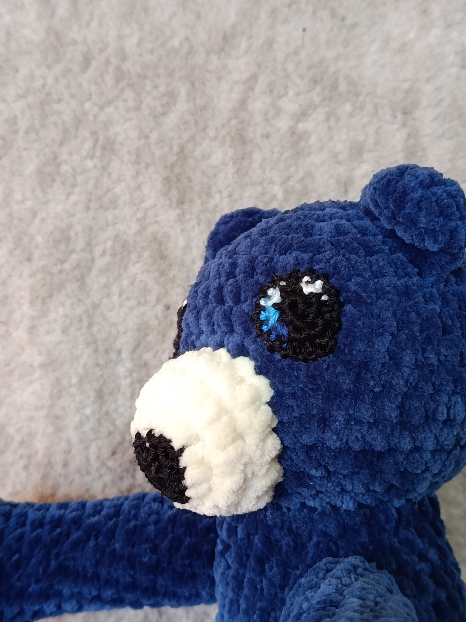 Lune – Ourson câlin Nuit Glacée (modèle unique prêt à adopter)