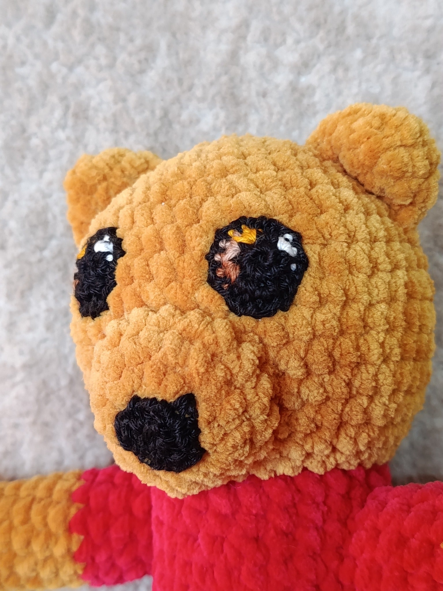 Lune – Ourson câlin (inspiration Winnie l’Ourson) – Modèle unique prêt à adopter