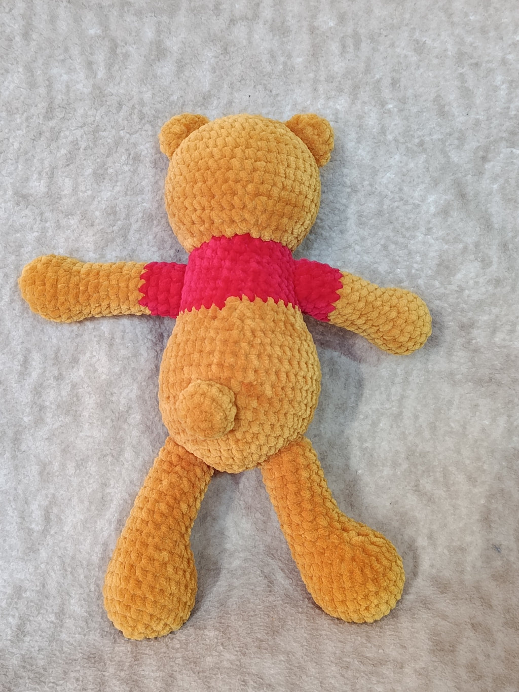 Lune – Ourson câlin (inspiration Winnie l’Ourson) – Modèle unique prêt à adopter