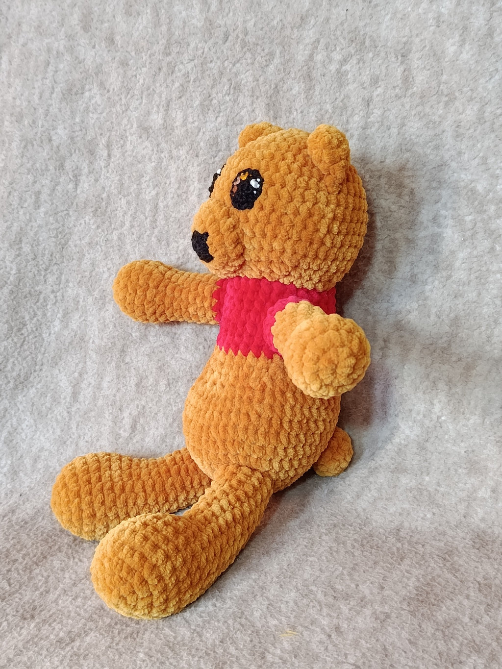 Lune – Ourson câlin (inspiration Winnie l’Ourson) – Modèle unique prêt à adopter