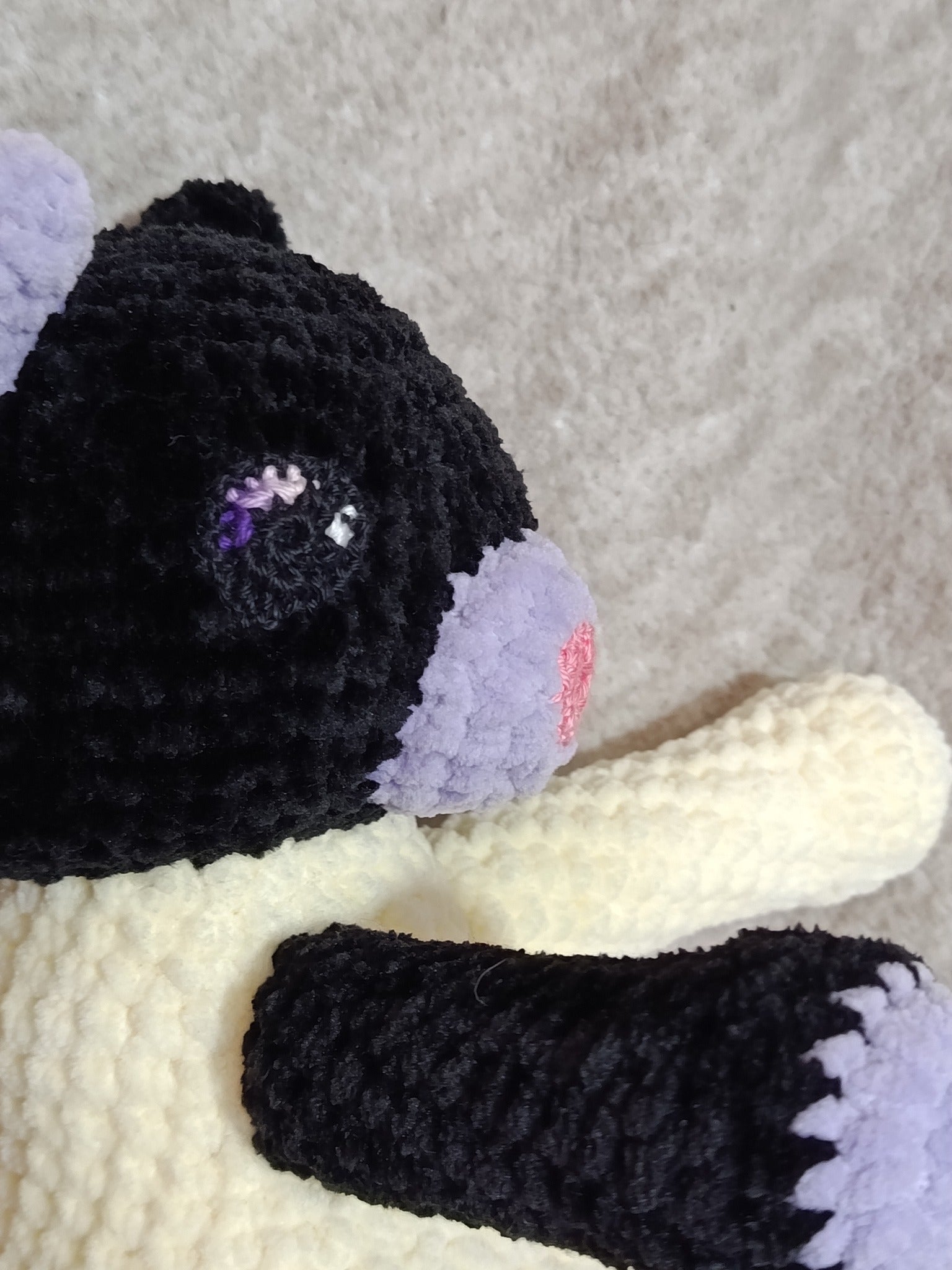 Sélène – Chatonne coquette _ noir, crème et lilas