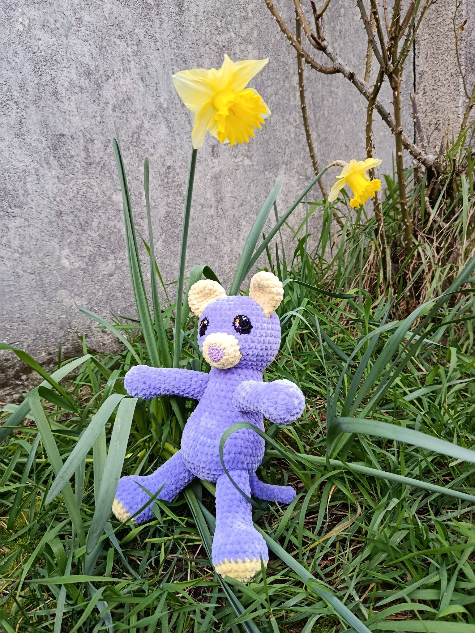 Mélodie – Souris curieuse _ lavande et jaune vanille