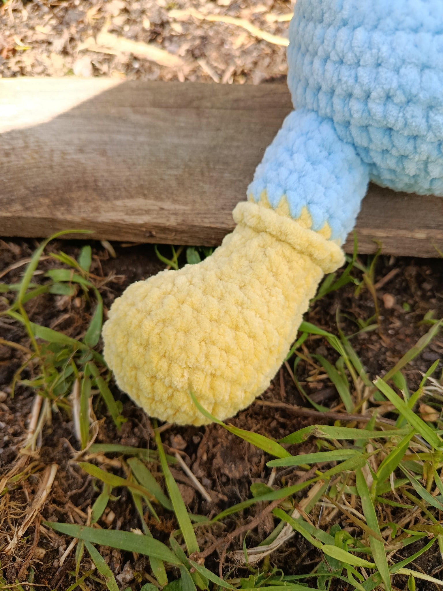 Cosmos - Hippo tranquille _  bleu ciel à bottes jaunes
