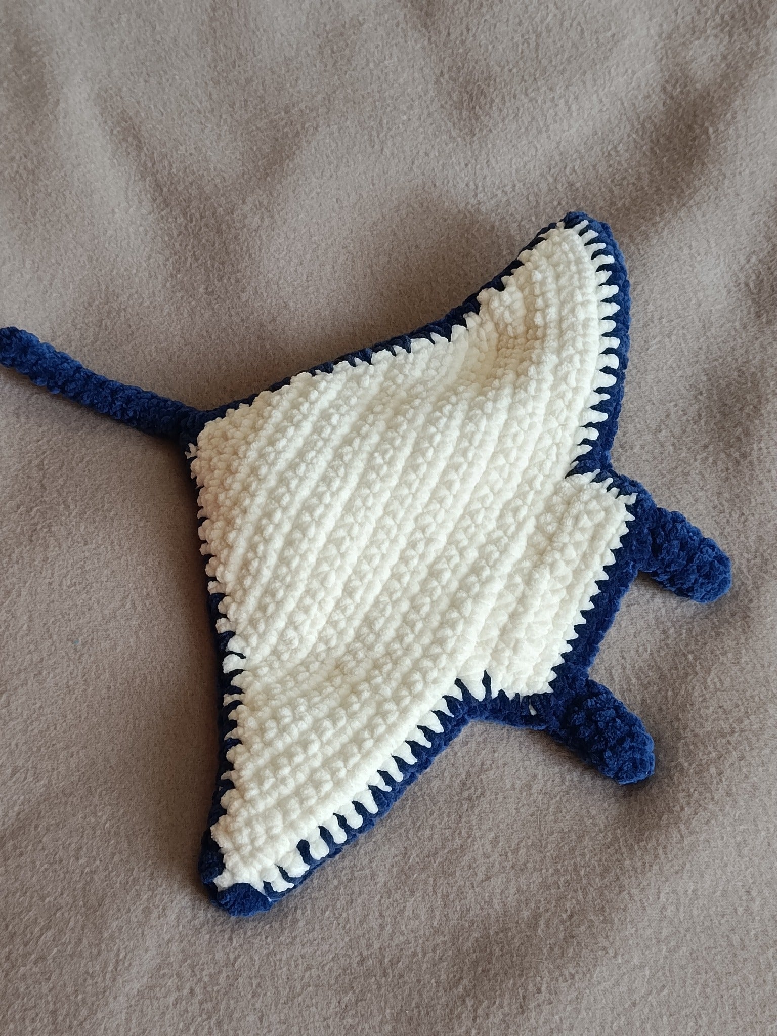 Nébula _ Raie manta nomade _ bleu marine