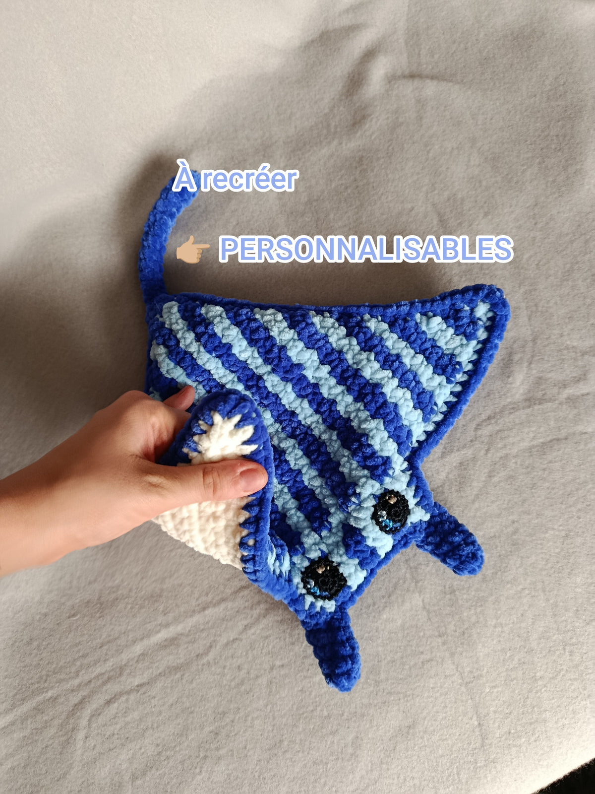 Nébula _ Raie manta nomade rayée bleue